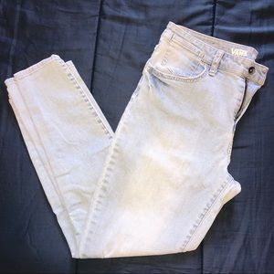 👖 VANS Boyfriend Distressed Jeans